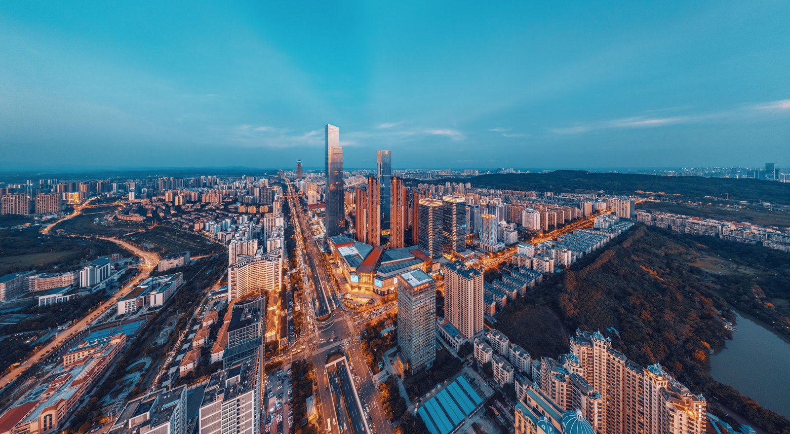 Latest Supertall Tower In China Opens, Designed By Goettsch Partners